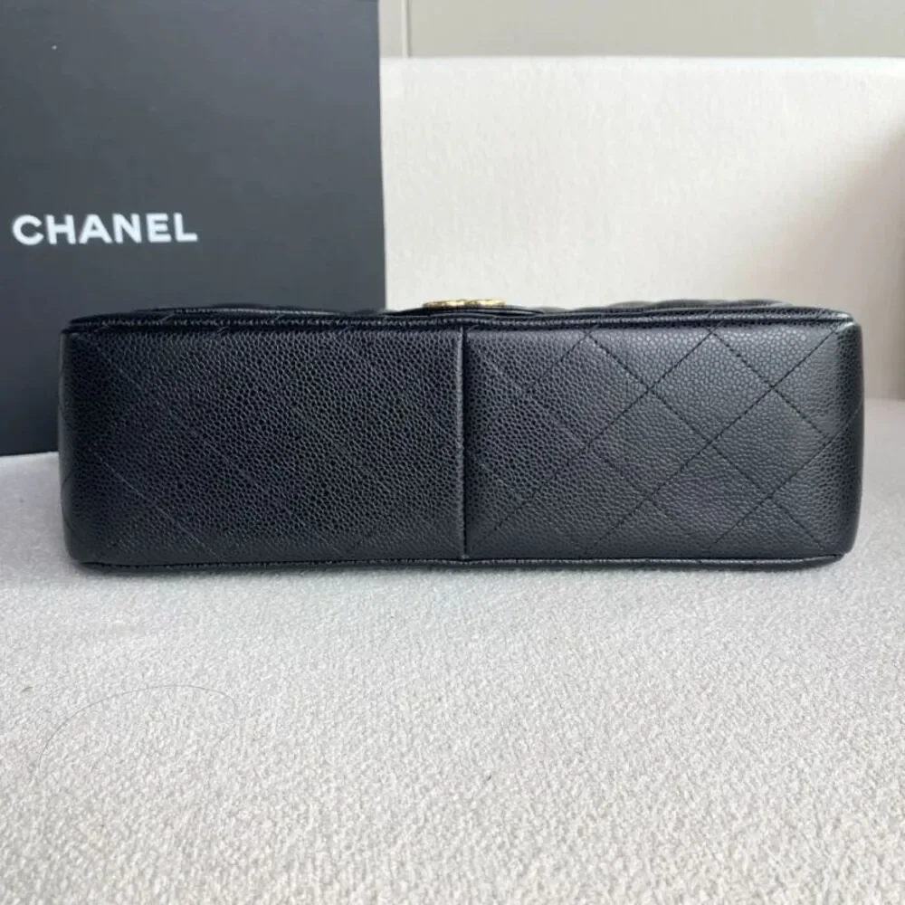 CHANEL brand color